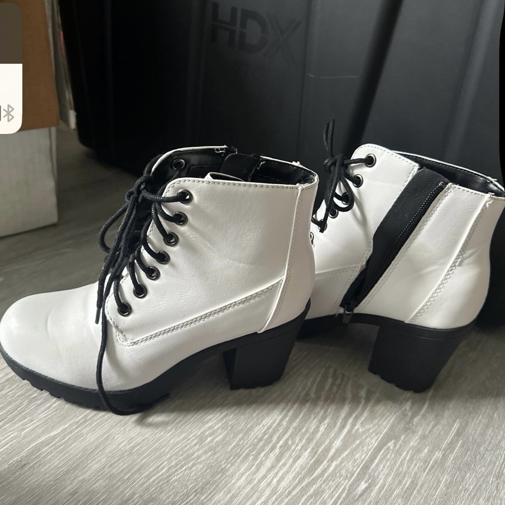 J. Adam’s Stylish White Ankle Boots with Black Laces
